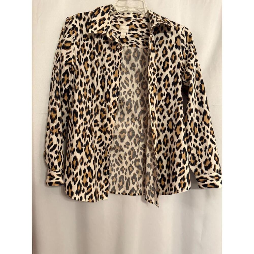 Chico's Leopard Print V necked‎ Button Up Shirt Sz 1  USA 8  Blouse  No Iron